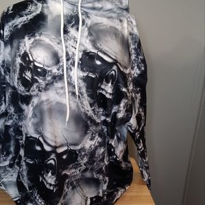 Hoodie with skulls